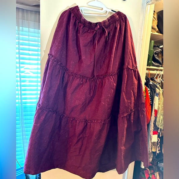 NWOT Burgundy Acid Wash Maxi Tiered Skirt - Picture 1 of 4